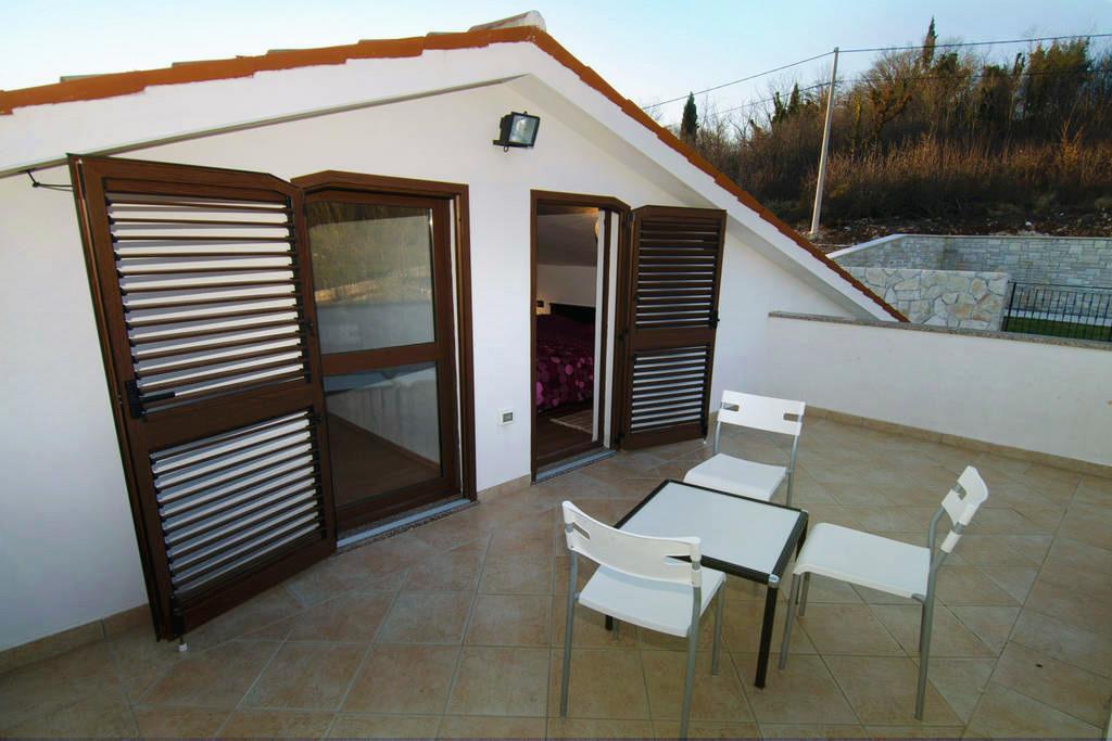 Villa Lara Karojba Camera foto