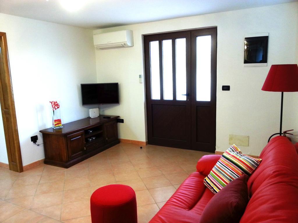 Villa Lara Karojba Camera foto